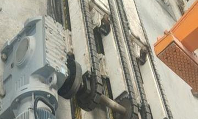 Dispositivo de elevación de bloque